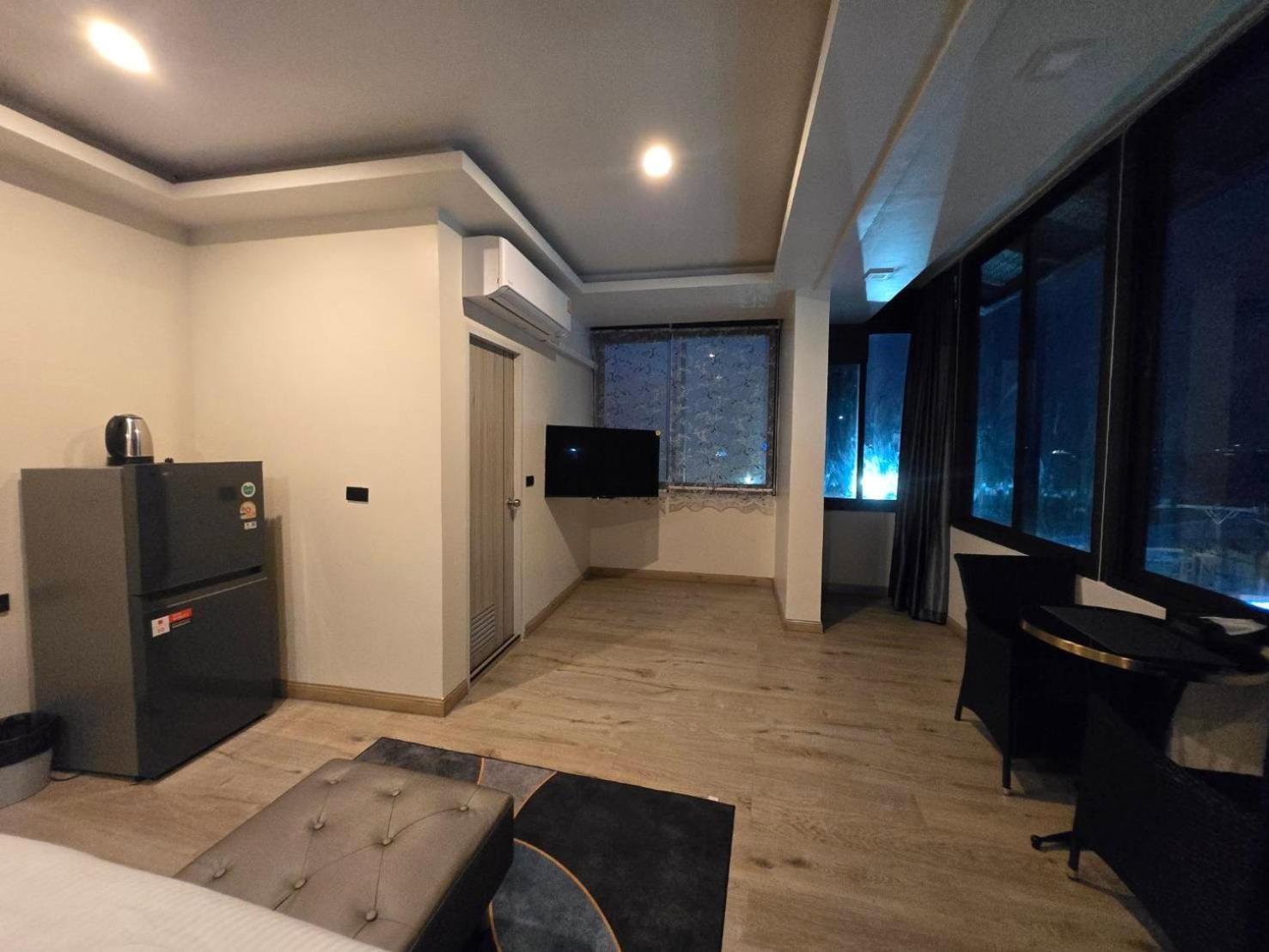 Pumpui Place Pattaya Eksteriør bilde