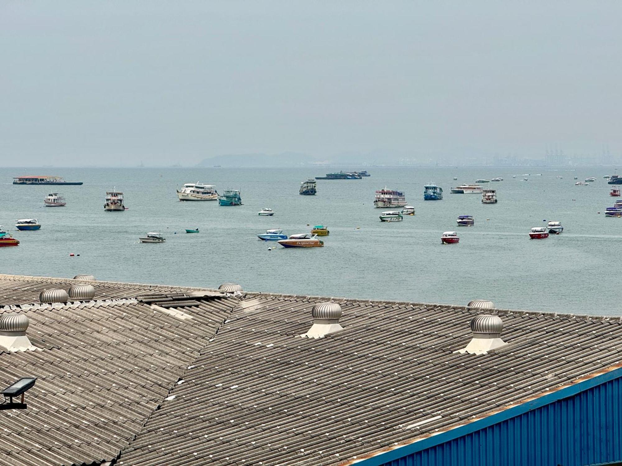Pumpui Place Pattaya Eksteriør bilde