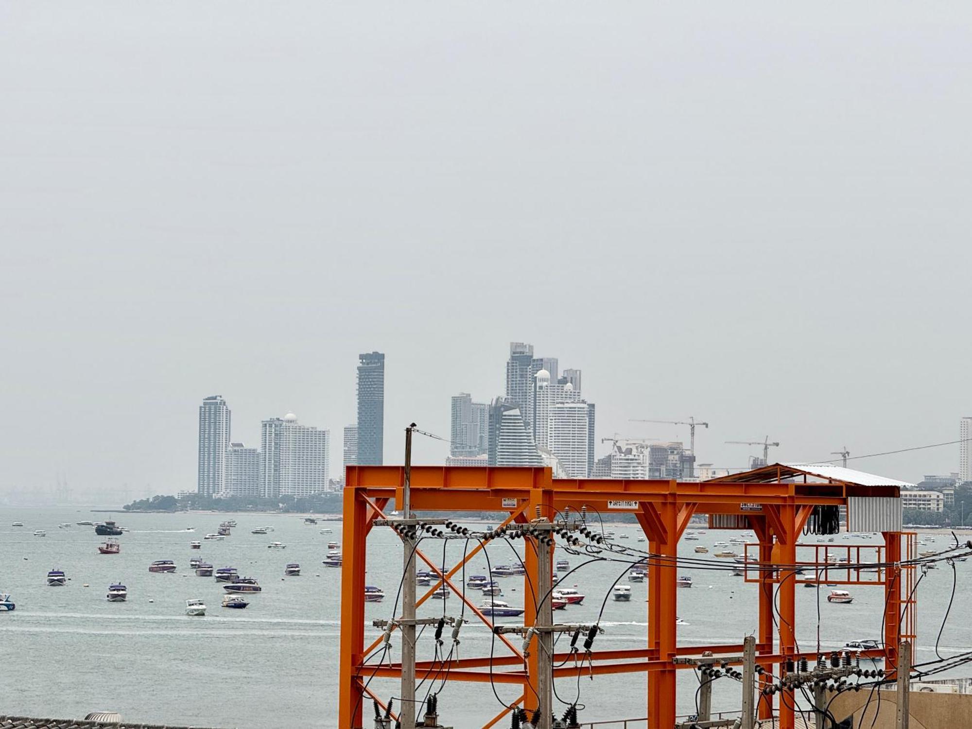 Pumpui Place Pattaya Eksteriør bilde